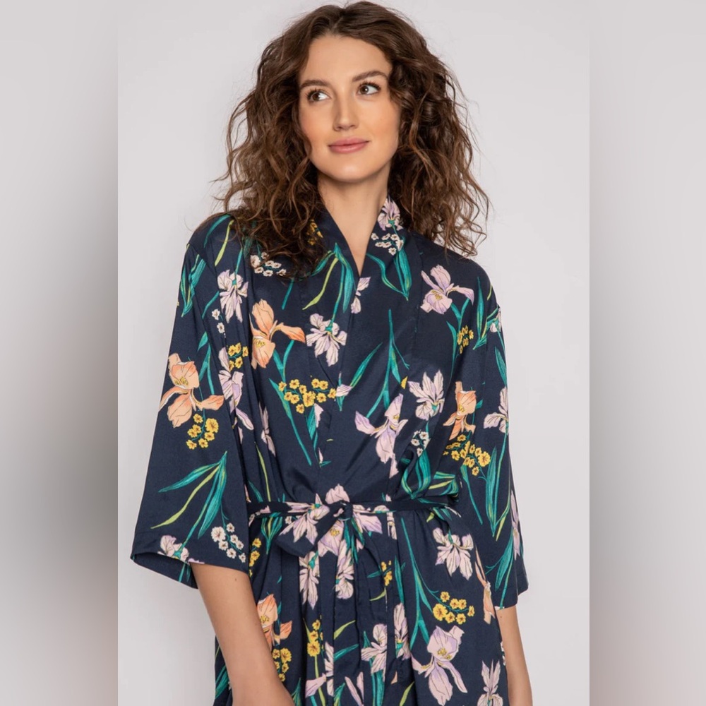 P.J. SALVAGE - Satin Robe Floral Lily Forever Sz S/M